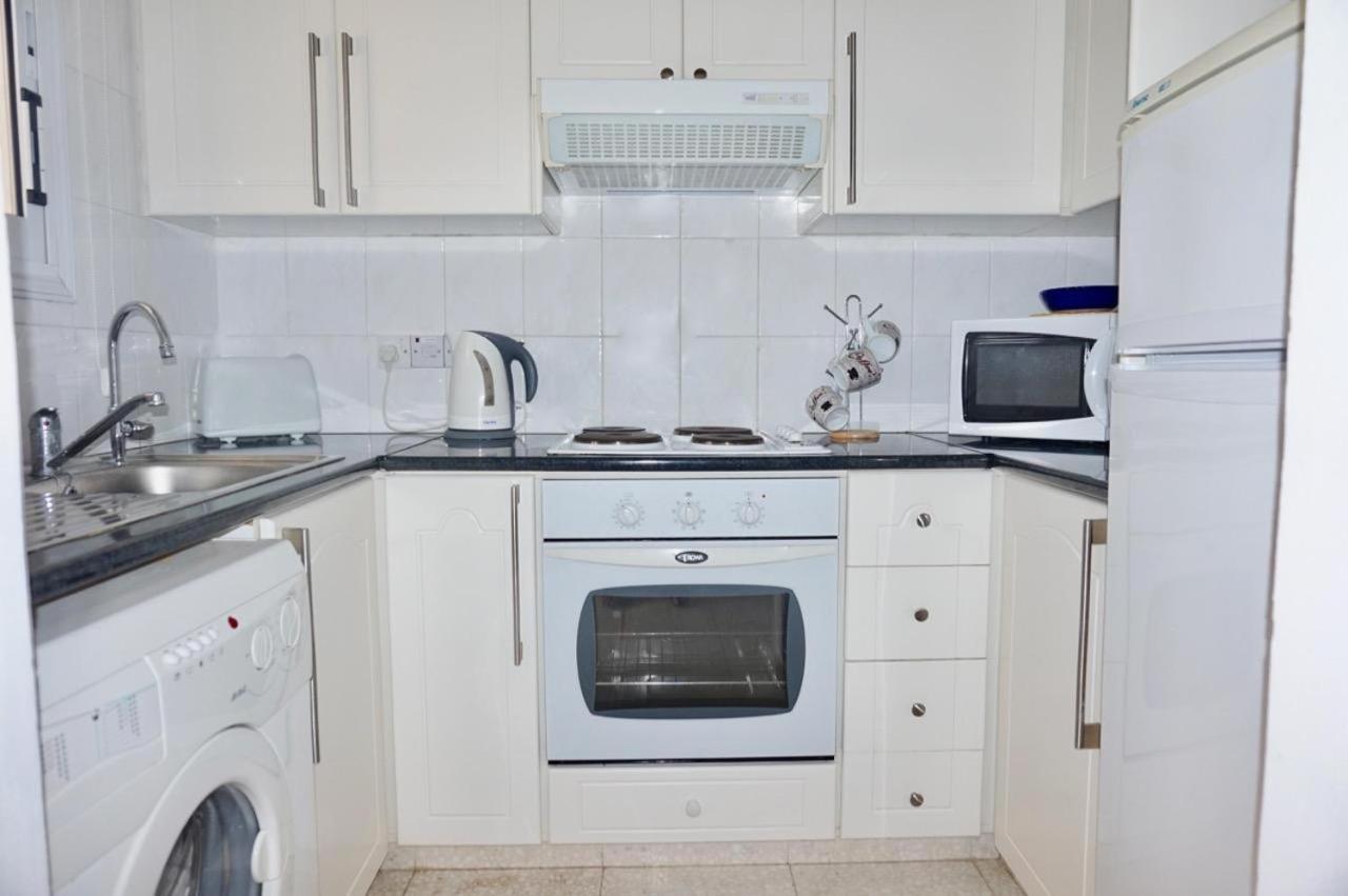 Modern Sea View Apartment Regina Gardens Paphos Exterior foto