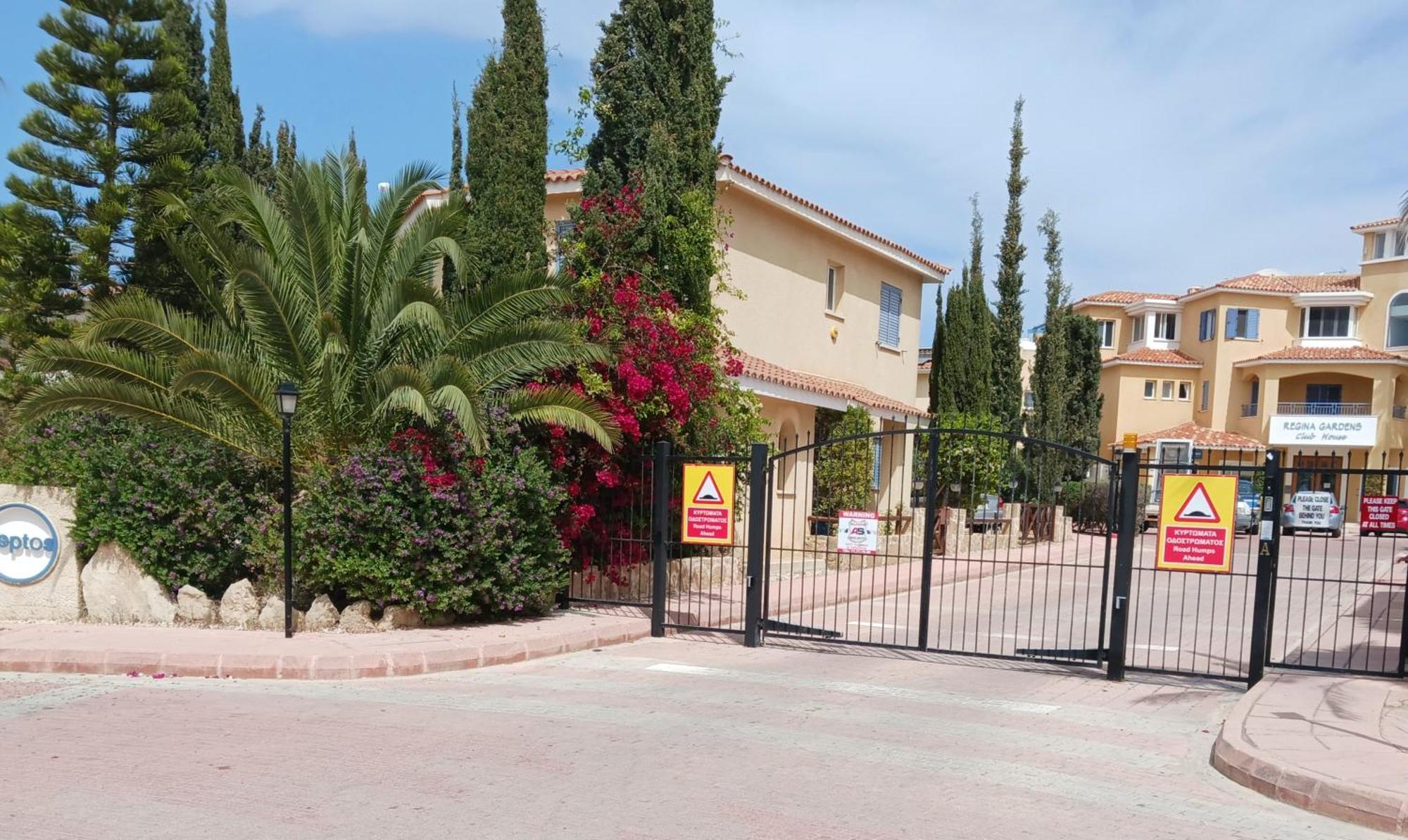 Modern Sea View Apartment Regina Gardens Paphos Exterior foto